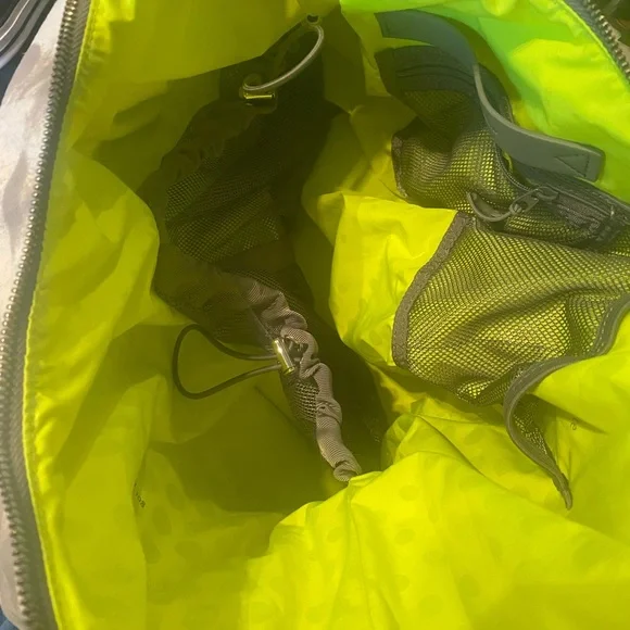 Lululemon White and Gray Large Bag - Picture 7 of 13